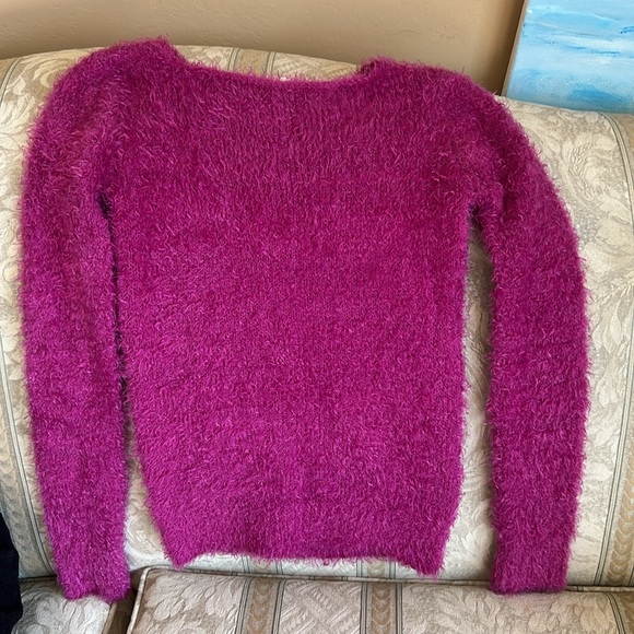 H&M magenta pink fuzzy sweater. Women’s US size 2 - Picture 1 of 10